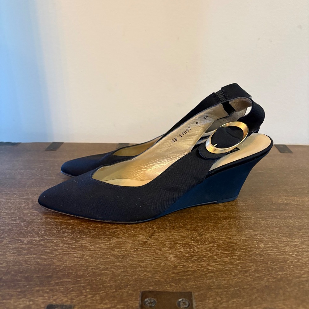 Martinez‎ Valero Black Ribbed Fabric Wedge Slingback Pumps Gold Buckle 9 AA